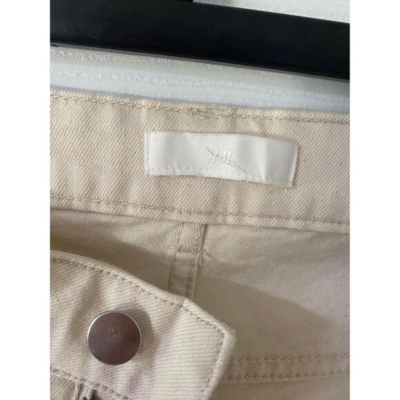 H&M Cream Colored Jean Shorts Size 12 - Picture 4 of 4